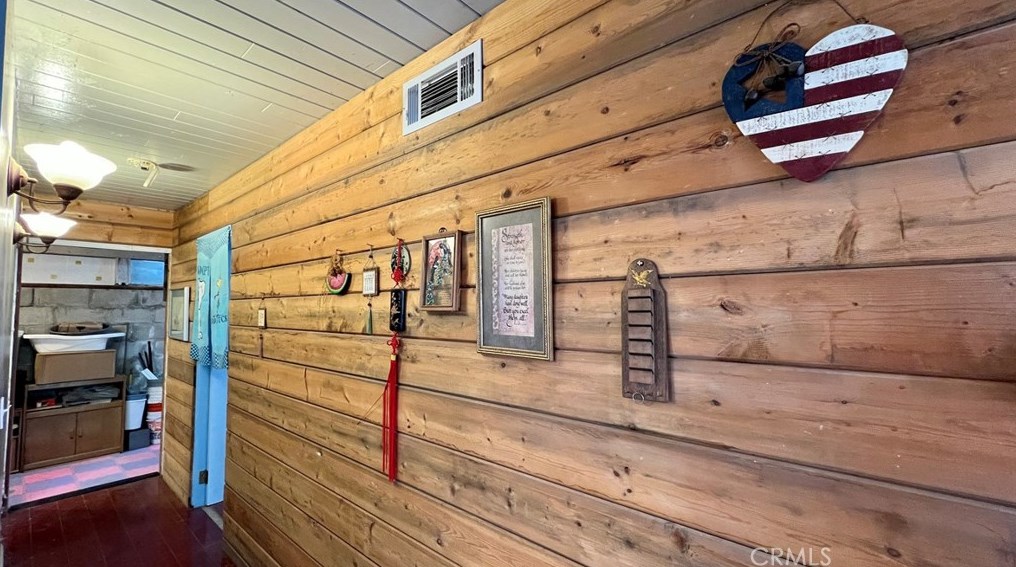 1241 Bear Springs Rd, Rimforest, CA 92378