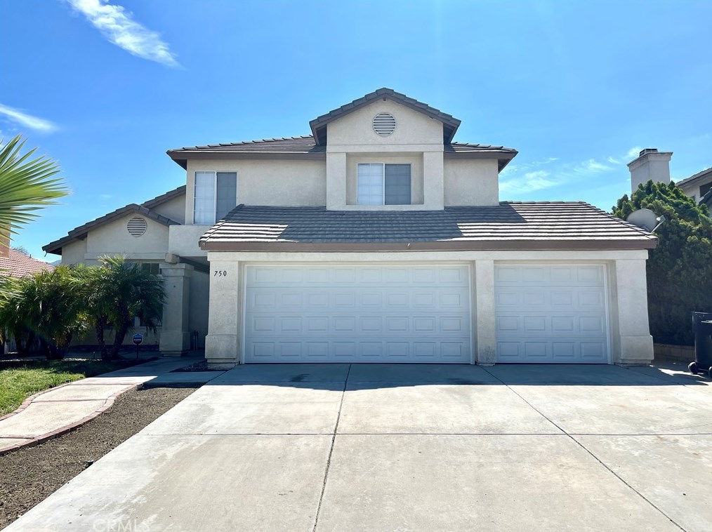750 Colorado Dr, Hemet, CA 92544-7800