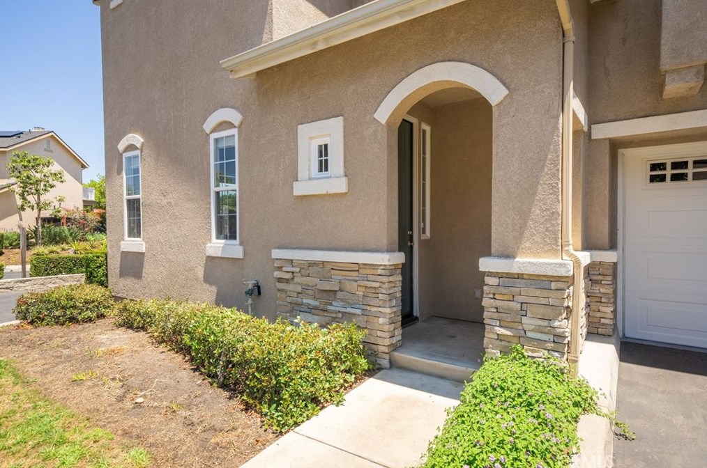 107 Rue Du Chateau, Laguna Beach, CA 92656-6267