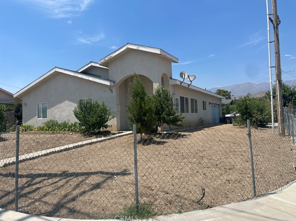 703 Barbour St, Banning, CA 92220-6031