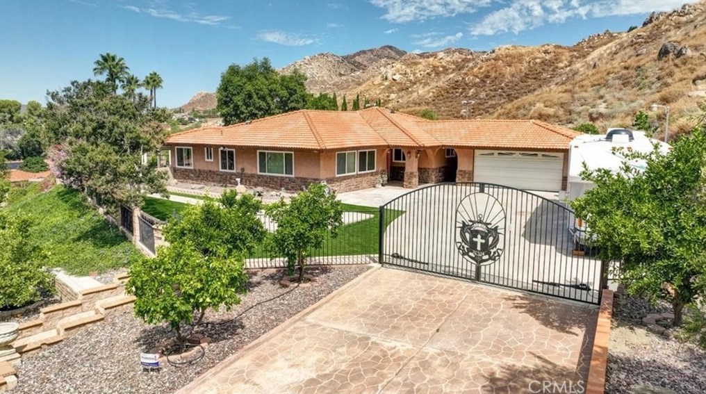 26324 Kalmia Ave, Moreno Valley CA  92555-1720 exterior