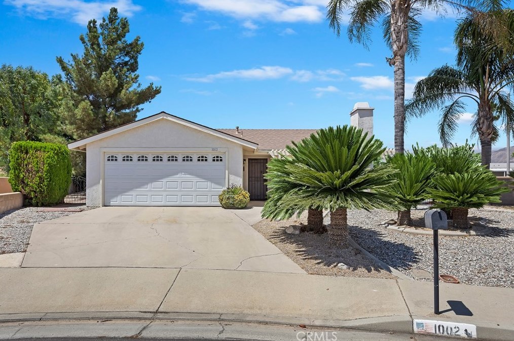 1002 La Casa Way, Hemet, CA 92545-1638