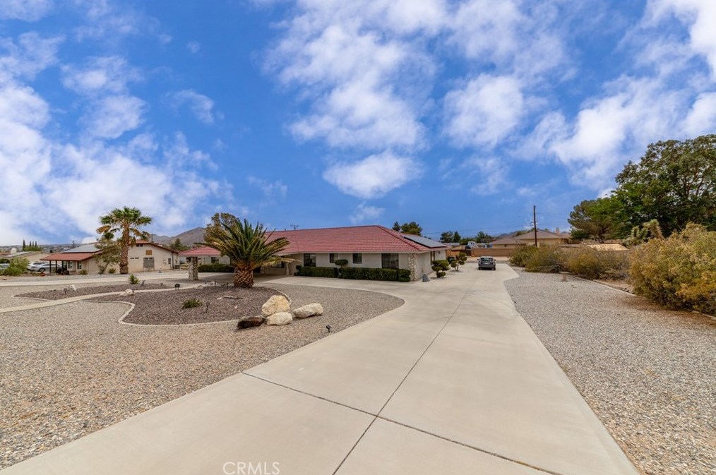 15065 Mendota Rd, Apple Valley, CA 92307-4942