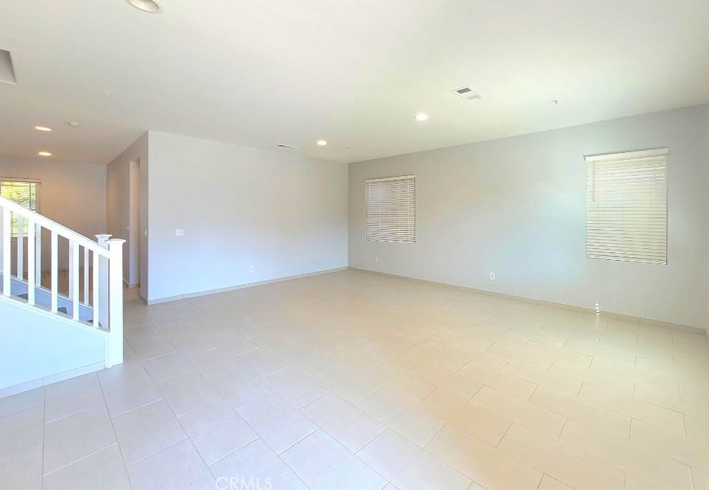 6146 Medinah St, Fontana, CA 92336-5678