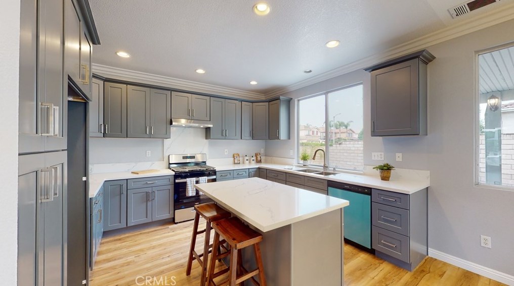 2634 Bon View Ave, Ontario, CA 91761-6808