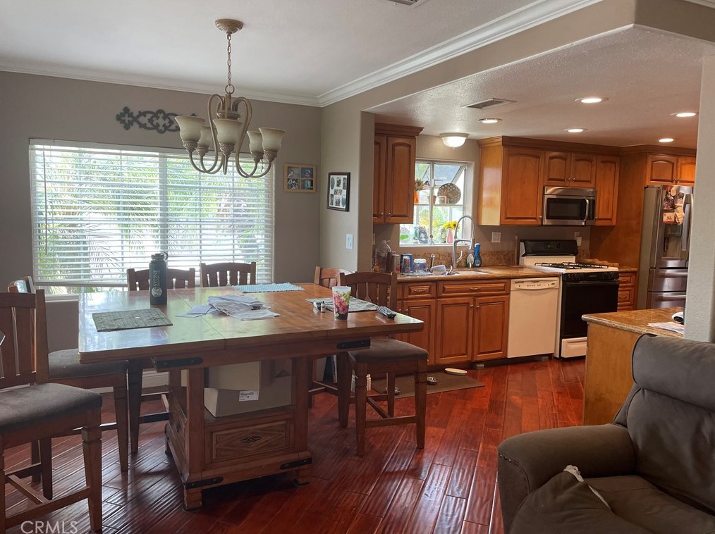 1622 Windsor Pl, Glendora, CA 91740