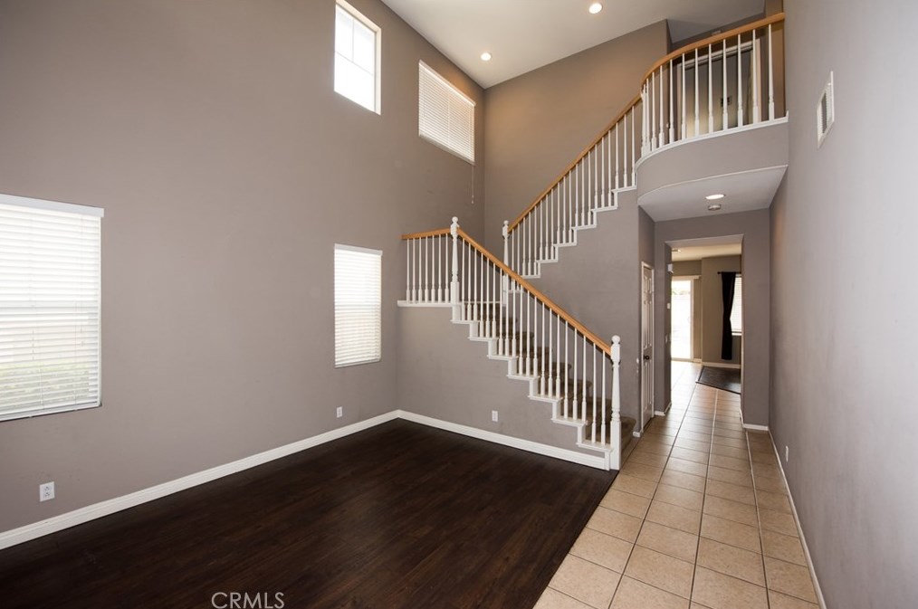 1325 Estel Dr, Pomona, CA 91768-2361