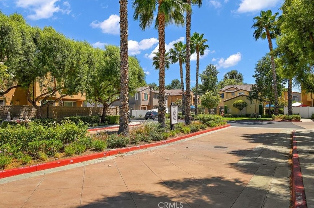 27923 Cactus Ave, Moreno Valley CA 92555-5793 exterior