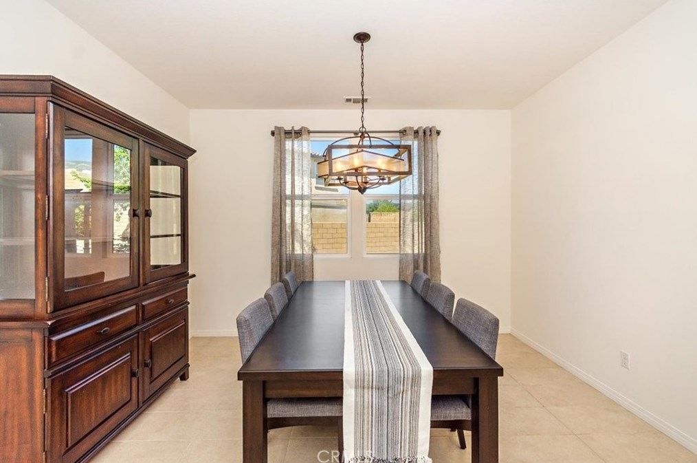 4602 Condor Ave, Fontana CA 92336-4715 exterior