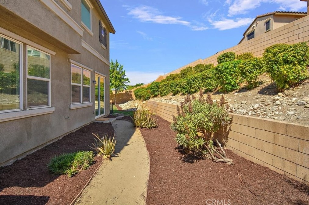 4602 Condor Ave, Fontana CA 92336-4715 exterior