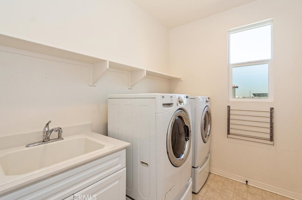 4602 Condor Ave, Fontana CA 92336-4715 exterior