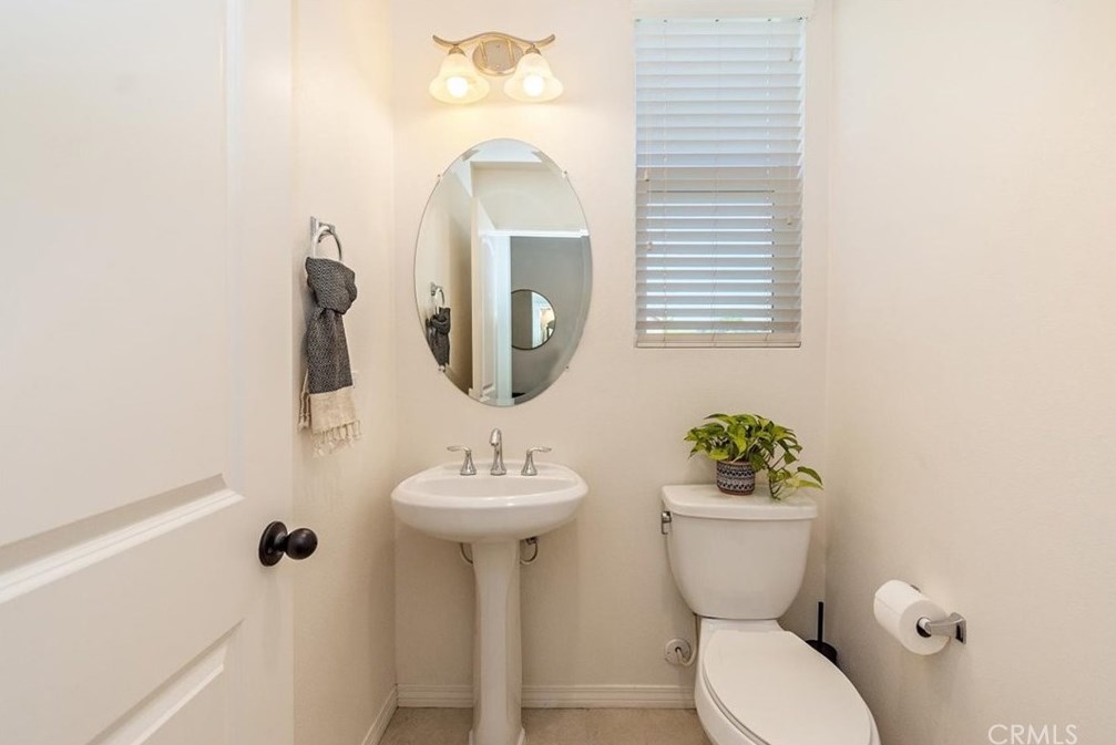 4602 Condor Ave, Fontana CA 92336-4715 exterior