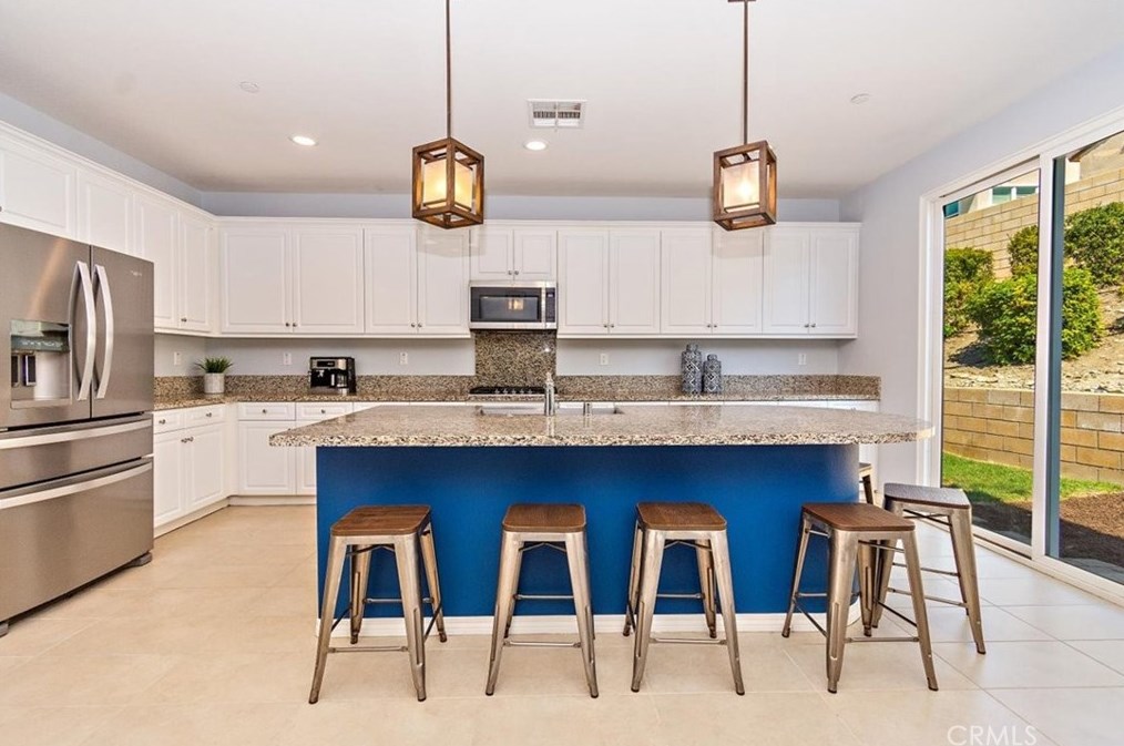 4602 Condor Ave, Fontana CA 92336-4715 exterior