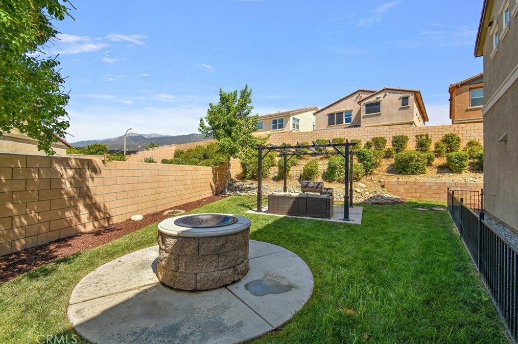 4602 Condor Ave, Fontana CA 92336-4715 exterior