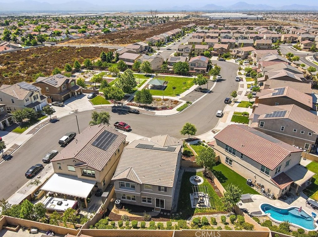 4602 Condor Ave, Fontana CA 92336-4715 exterior