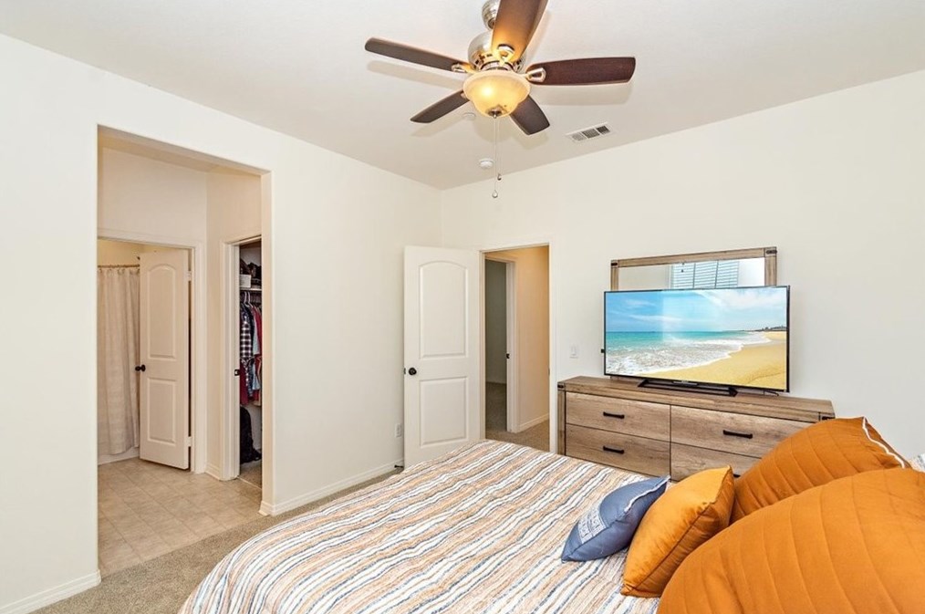 4602 Condor Ave, Fontana CA 92336-4715 exterior