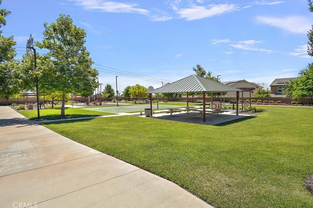 4602 Condor Ave, Fontana CA 92336-4715 exterior