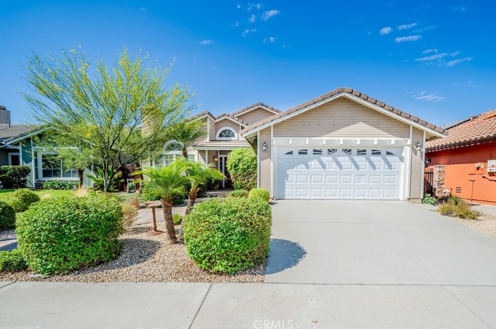 13517 Chrystal Ct, Fontana, CA 92336-3453