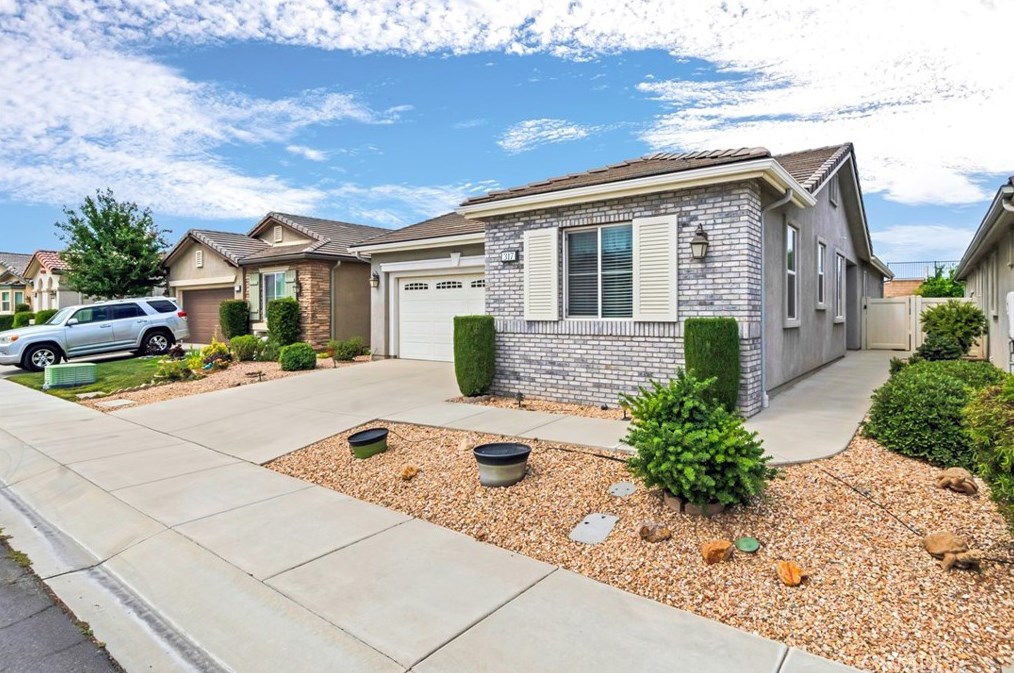 317 Shining Rock, Beaumont, CA 92223-7393