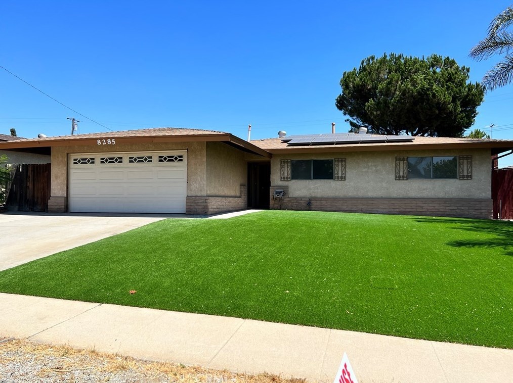 8285 Boxwood Ave, Fontana, CA 92335-3701