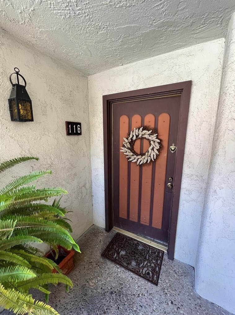 5650 Sumner Way, Los Angeles, CA 90230-6843