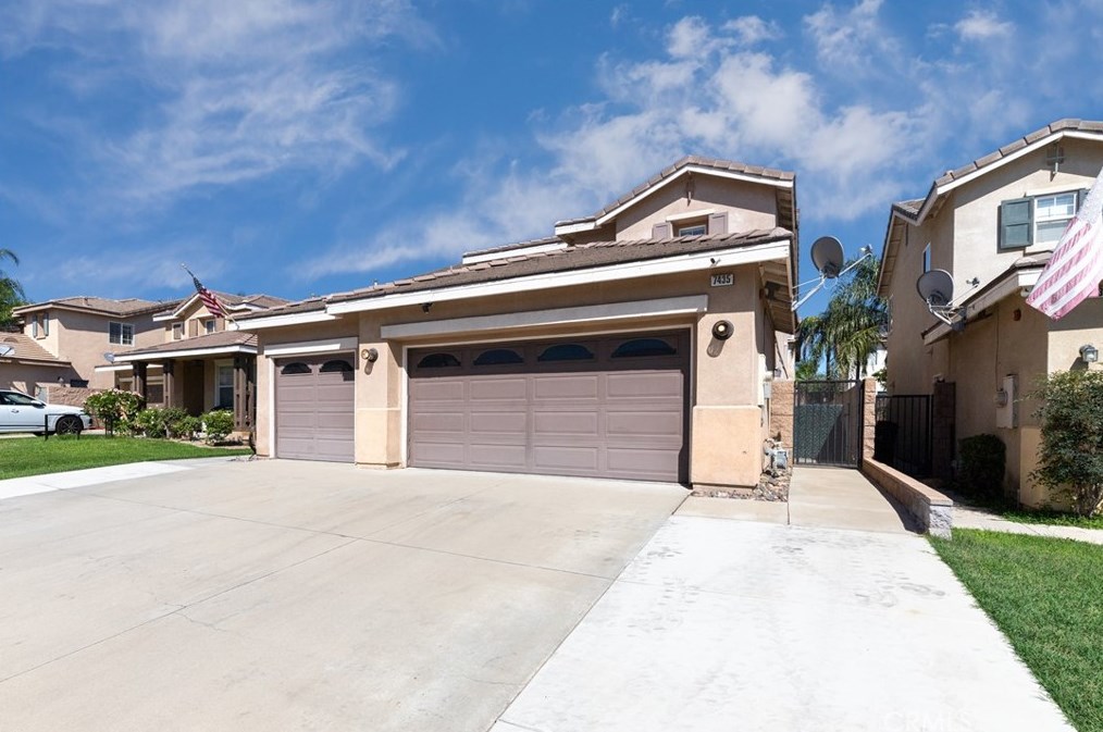 7435 Olympia Ave, Fontana, CA 92336-0719