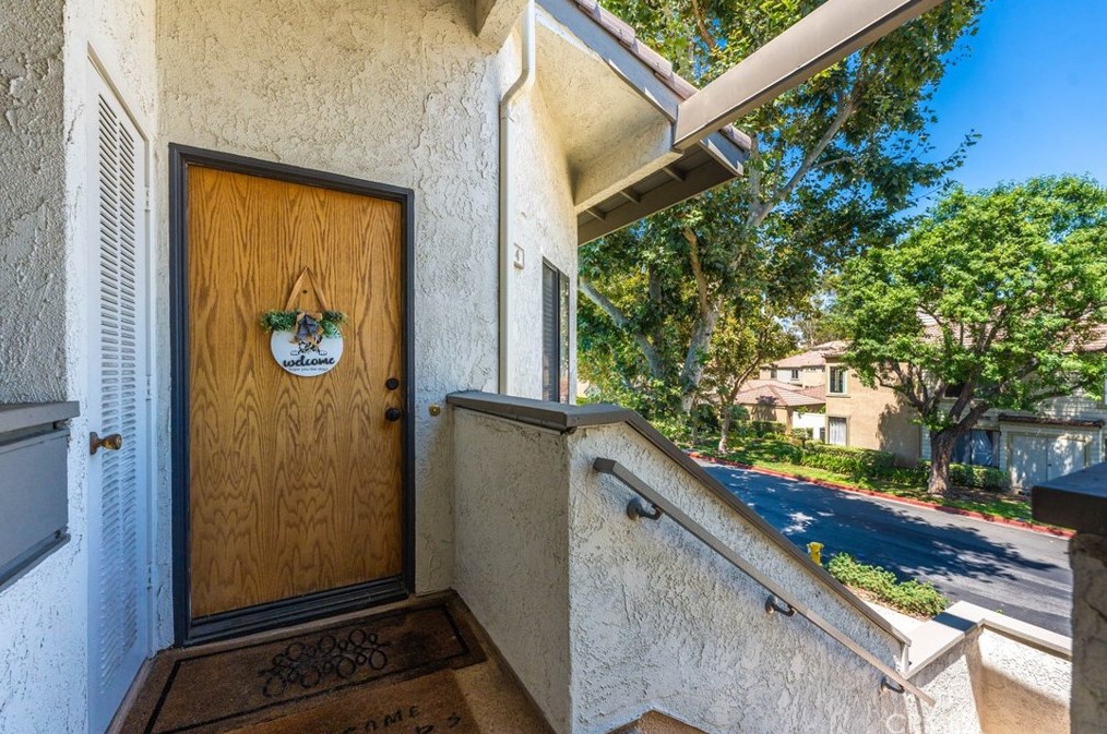 4 Town And Country Rd, Pomona, CA 91766-6613