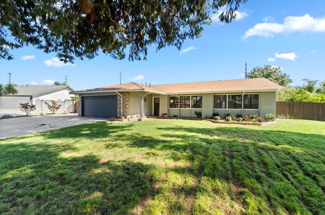 8273 Santiago Cir, Riverside, CA 92509