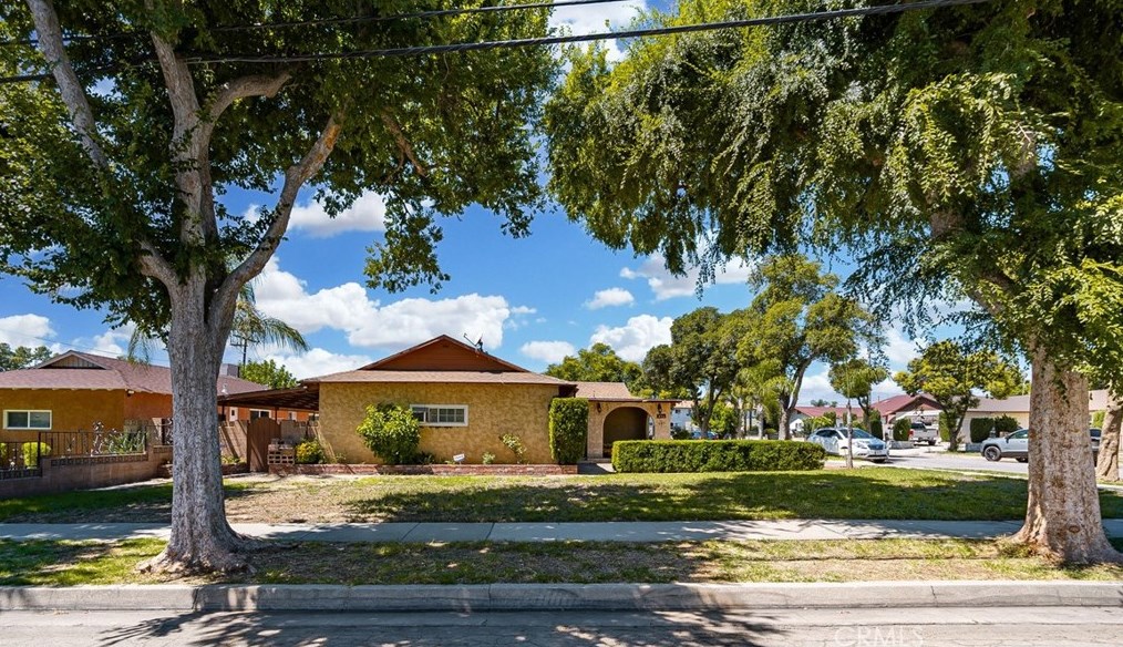 334 S State St, San Bernardino, CA 92410