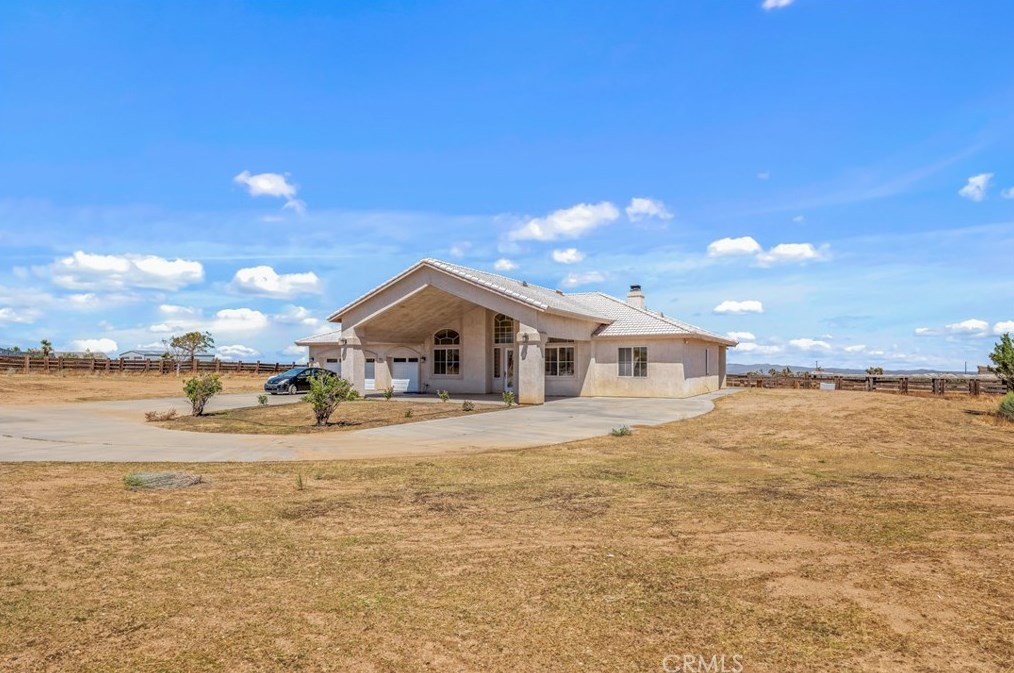 7326 Del Rosa Rd, Phelan, CA 92371