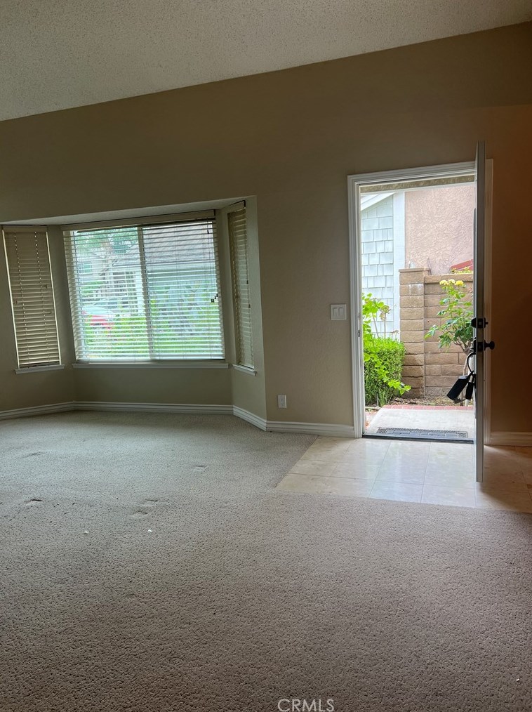 14 Quiet Hills Rd, Pomona, CA 91766-4786