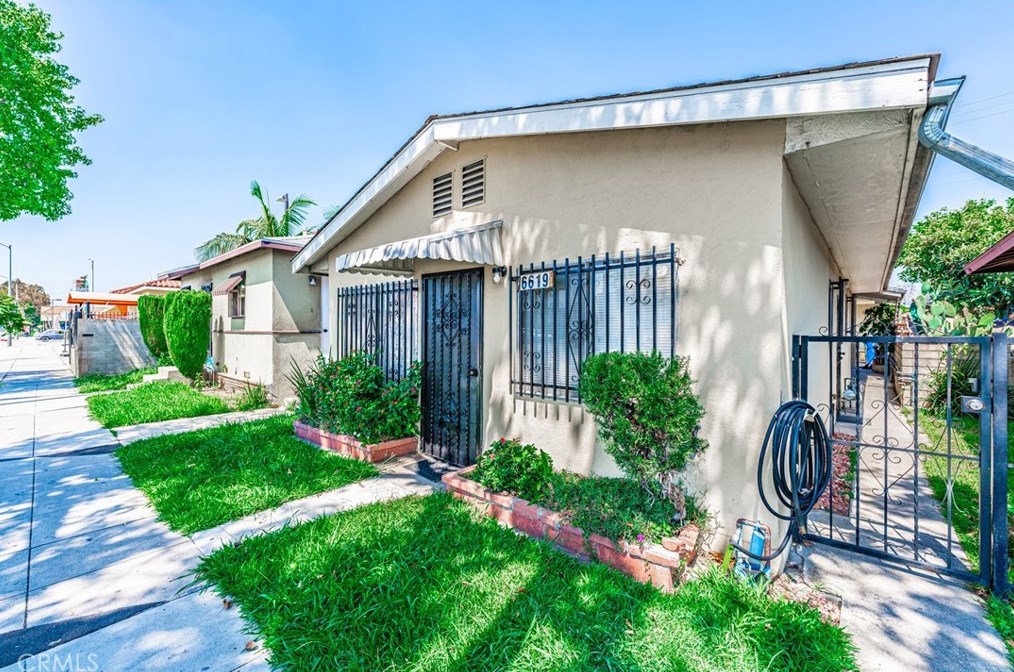 6619 Olympic Blvd, Los Angeles, CA 90022-4733