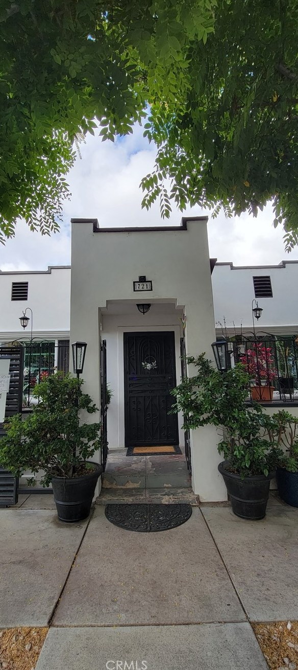 721 St Louis St, Los Angeles, CA 90023-1225