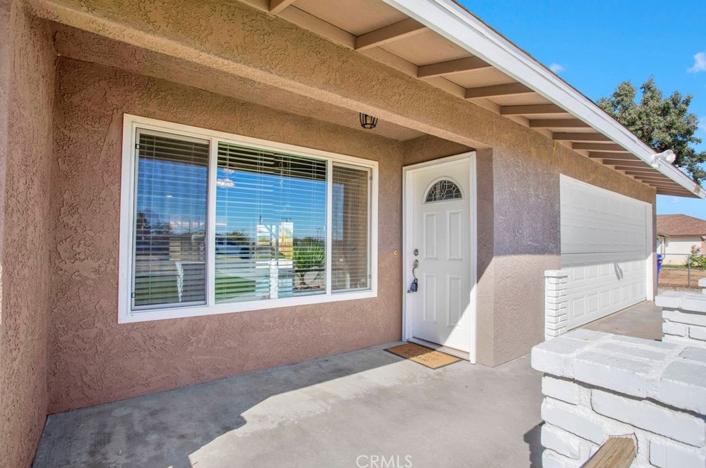 10700 Tecopa Rd, Apple Valley, CA 92308-8076
