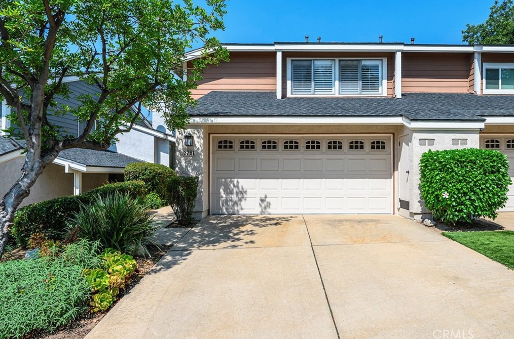 3781 Live Oak Dr, Pomona, CA 91767-1075