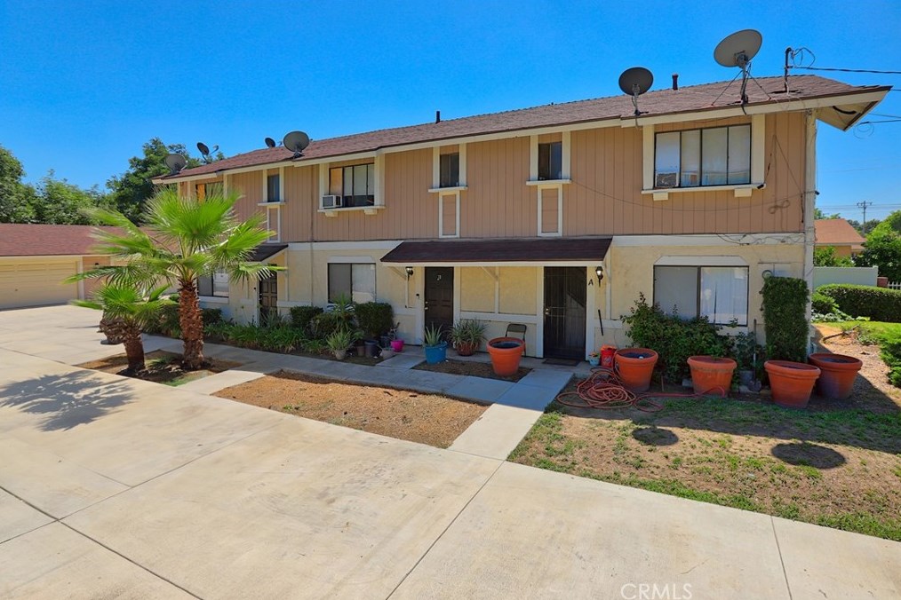890 Hamilton Blvd, Pomona, CA 91768-2928