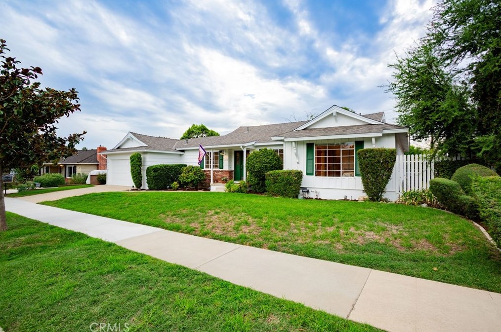 1455 Mountain Ave, Claremont, CA 91711-3438