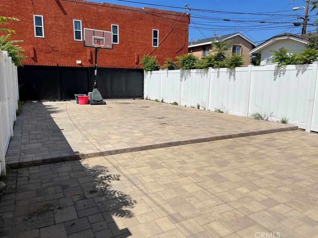 9707 Bandera St, Los Angeles CA  90002-3012 exterior