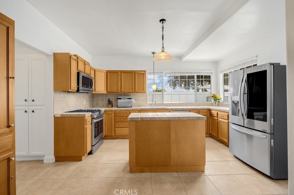 2105 San Marcos Pl, Claremont CA  91711-1766 exterior