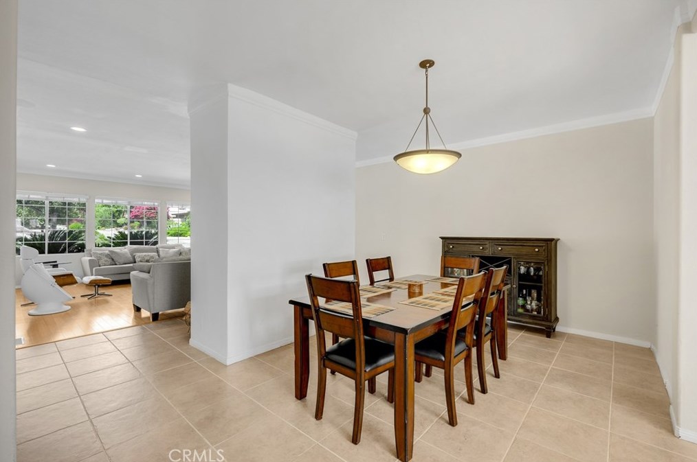 2105 San Marcos Pl, Claremont CA  91711-1766 exterior