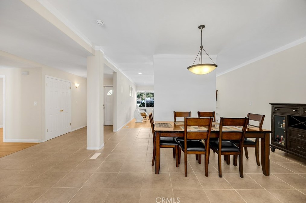 2105 San Marcos Pl, Claremont CA  91711-1766 exterior