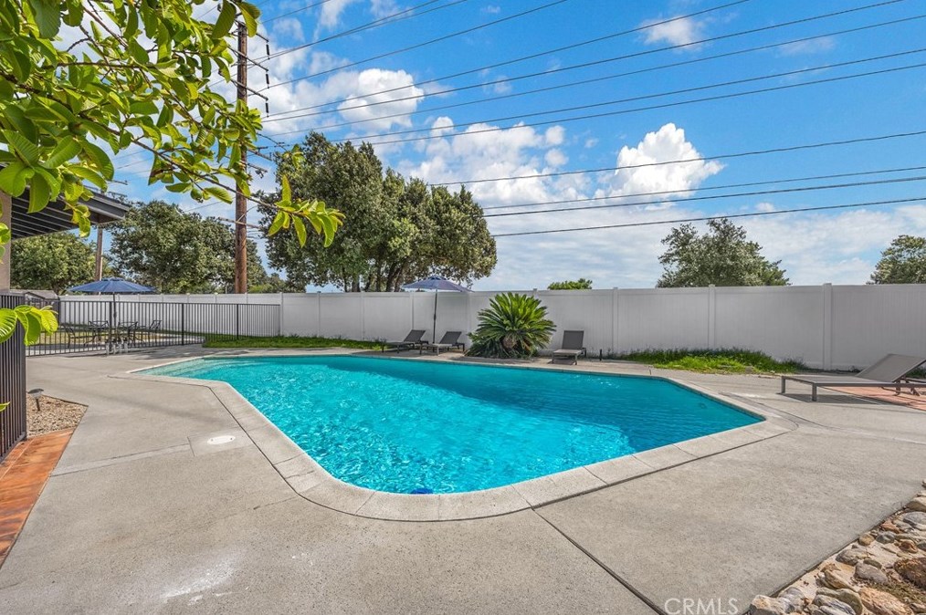 2105 San Marcos Pl, Claremont CA  91711-1766 exterior