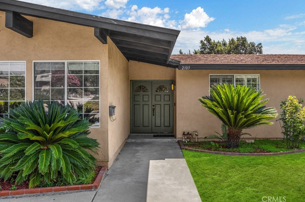 2105 San Marcos Pl, Claremont CA  91711-1766 exterior