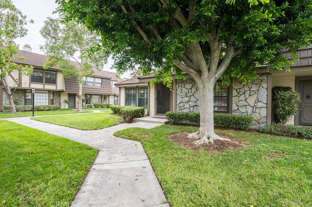 160 Oxford Ln, La Habra, CA 90631-7305