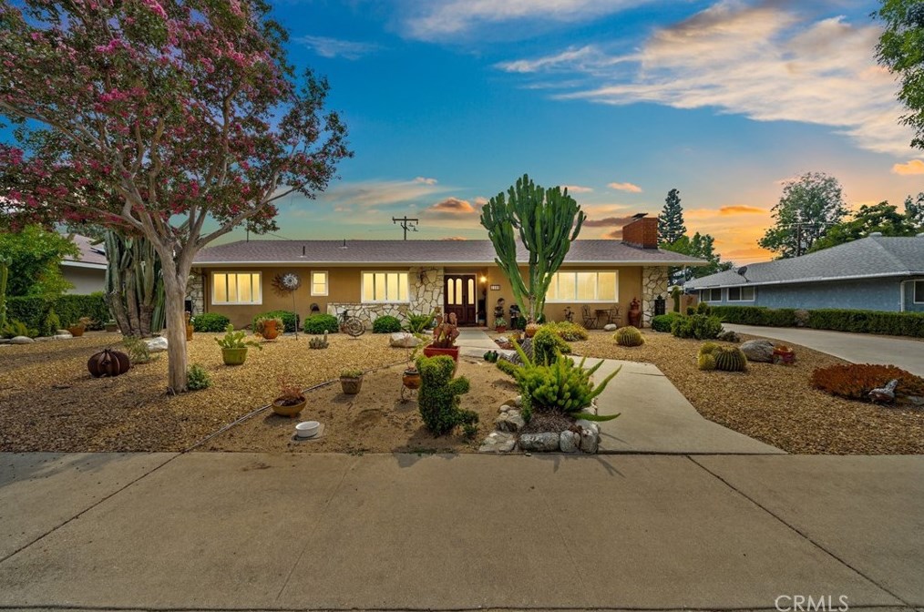 1164 Morningside Dr, Claremont, CA 91711-2438