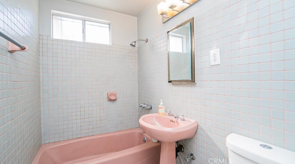 12912 Mccune Ave, Los Angeles CA  90066-3528 exterior