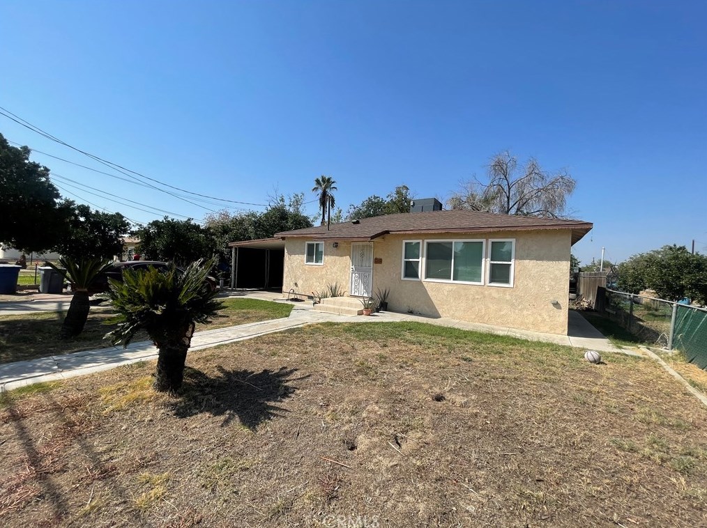 2207 Quincy St, Delano, CA 93215-1225