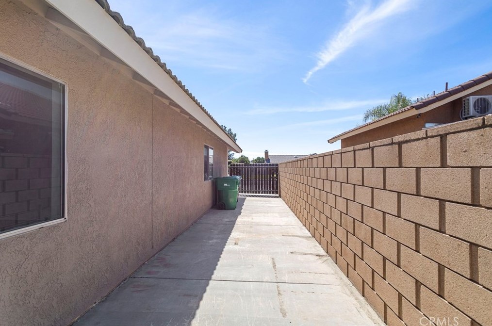 26308 Alturas Creek Dr, Moreno Valley CA 92555-6819 exterior