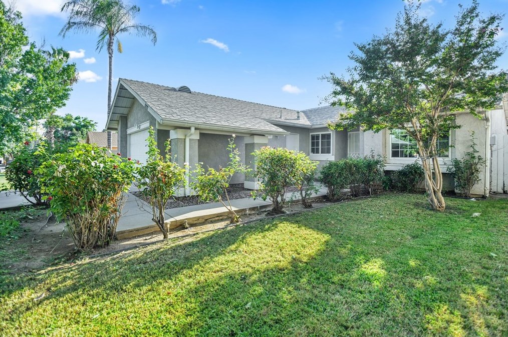 1772 Bangor Ave, Highland, CA 92346-2436