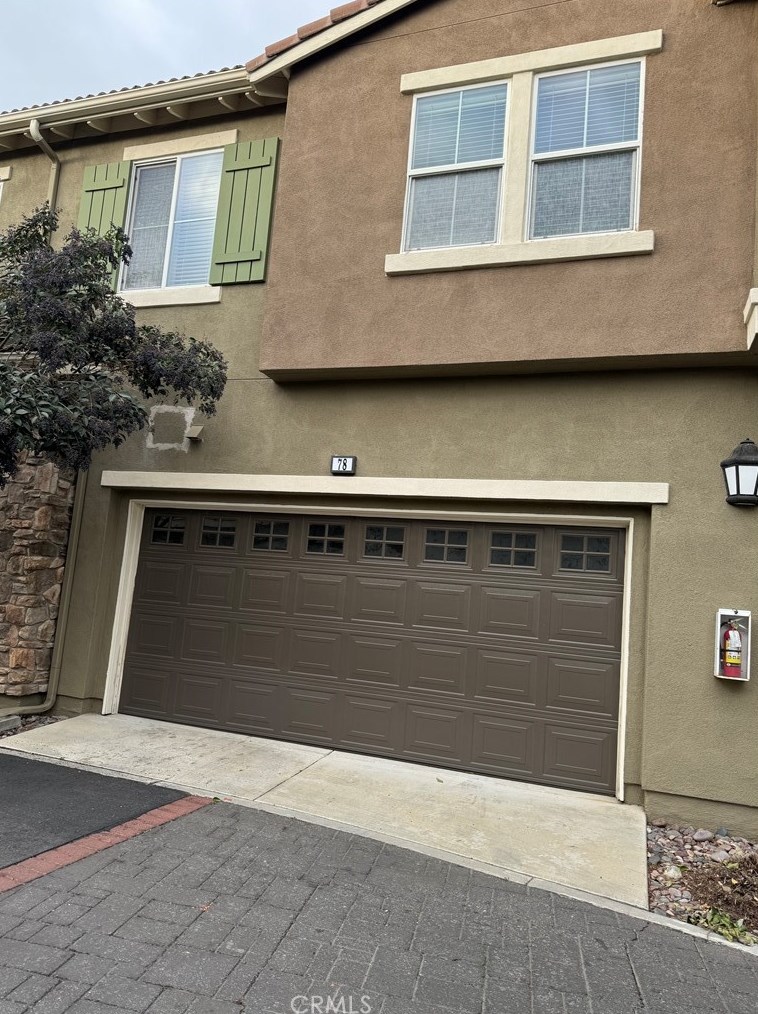15723 Parkhouse Dr, Fontana CA  92336-6516 exterior